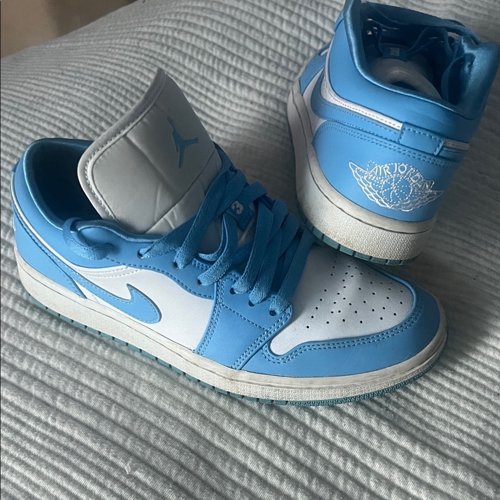 Jordan Athletic Shoes in Blue and White